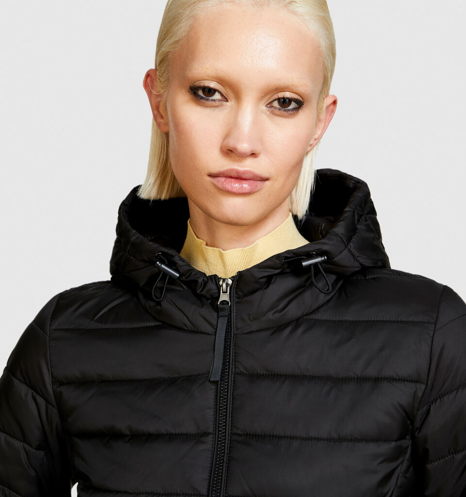 Padded slim comfort fit jacket - women's puffer jackets and coats - Black | Sisley image number 5
